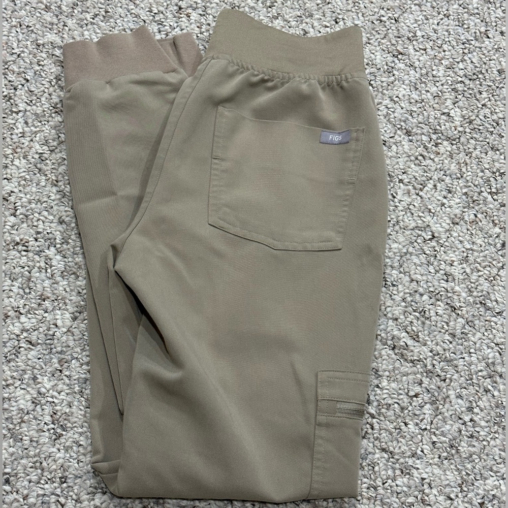 Figs Women's Tan Scrub Pants